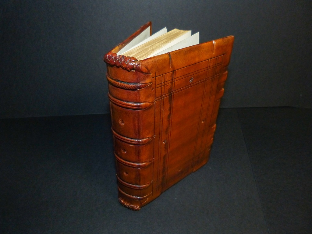Reliure médiévale inspiration 15ème siècle